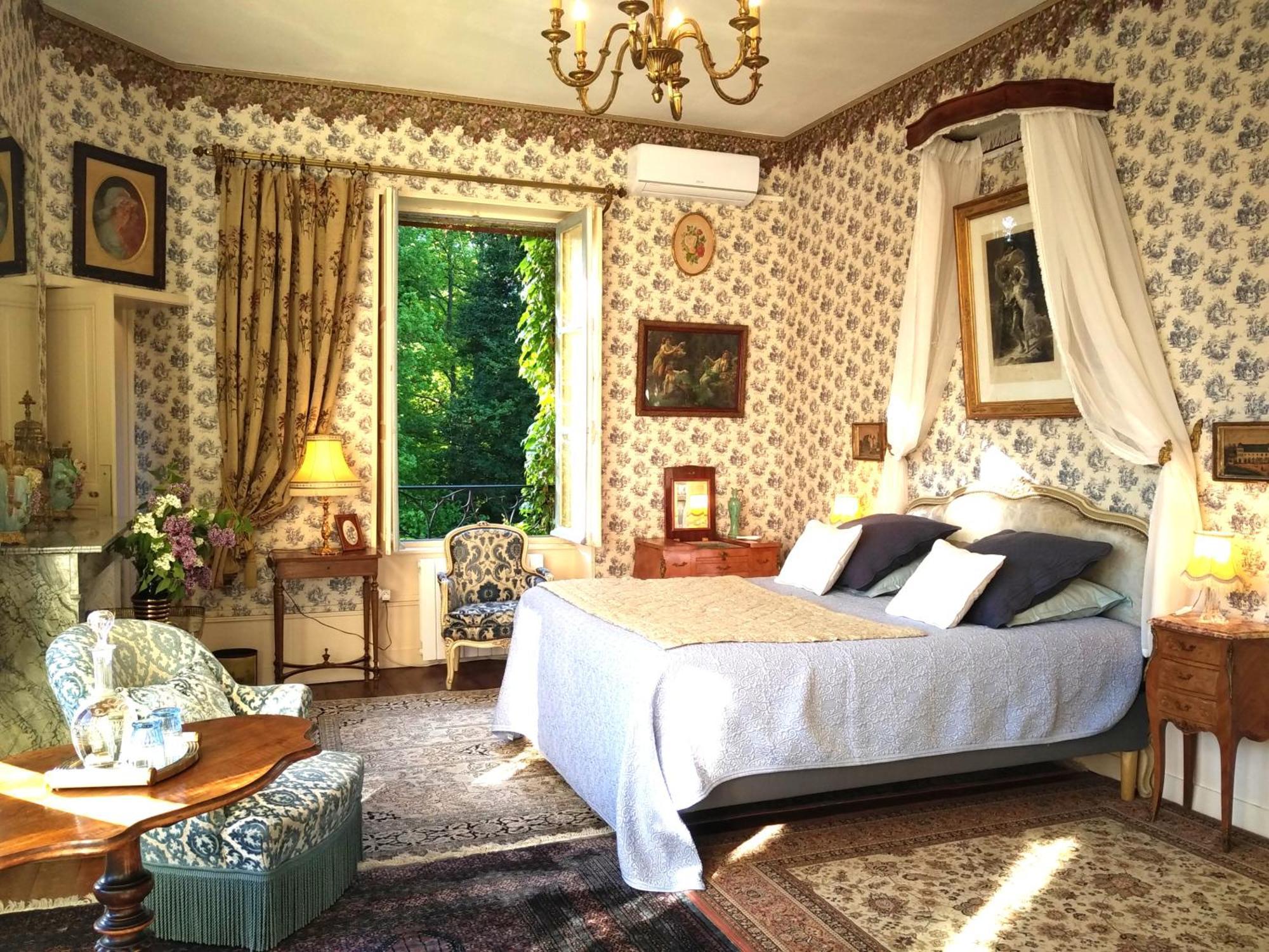 Chateau De La Vernede, La Grande Vernede Saint-Rémy-de-Chargnat エクステリア 写真